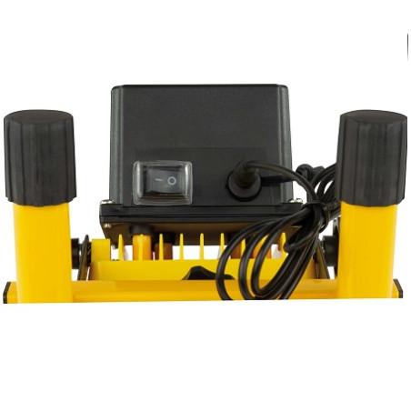 Chilitec LED-Baustrahler "SPOT-20", 13W, Akku, 9 SMD LED